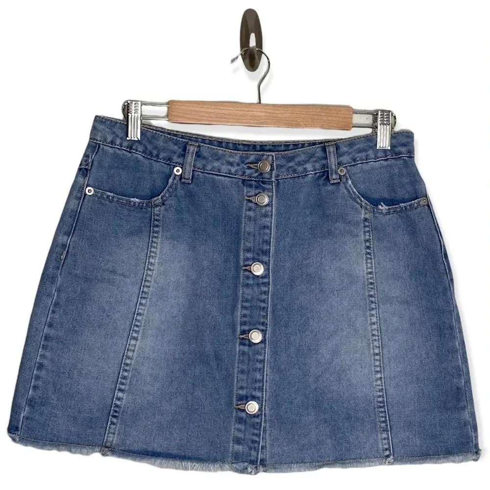 Gianni Bini Medium Wash Button Front Fringe Hem Mini Jean Skirt Size Medium